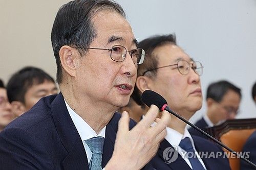 답변하는 한덕수 총리
