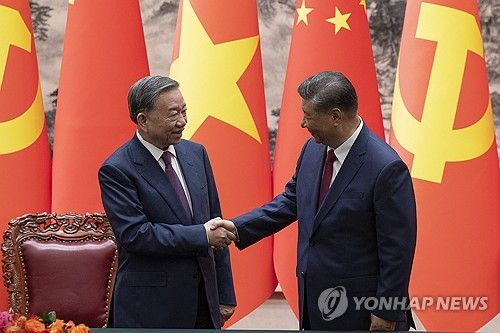 악수하는 중국-베트남 정상