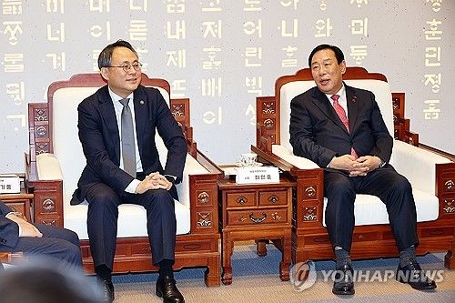 중앙-지방 협력 방안 논의하는 고기동 직무대행과 최민호 세종시장