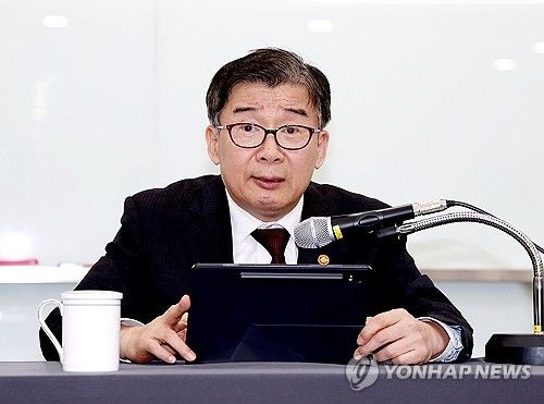 유철환 권익위원장