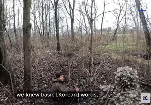 한국말 하면서 접근…북한군 생포 장면 [키이우포스트의 유튜브 영상 캡처. 재판매 및 DB 금지]