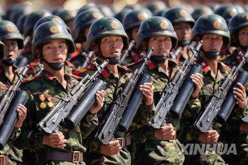 열병식에 나선 북한군 병사들 [신화 연합뉴스 자료사진. 재판매 및 DB 금지]