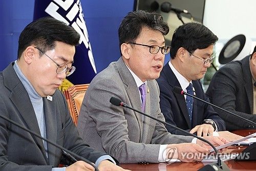 발언하는 진성준 정책위의장