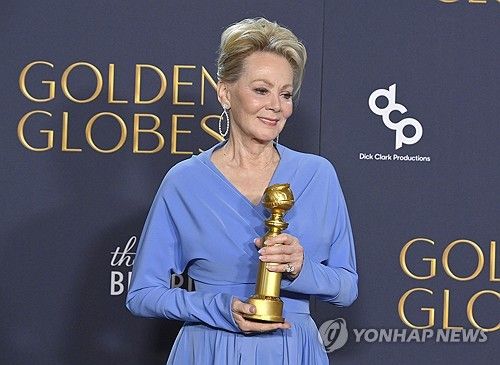 지난 5일 골든글로브 연기상 받은 배우 진 스마트