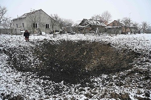 우크라이나 리비우 인근 마을 공격 피해