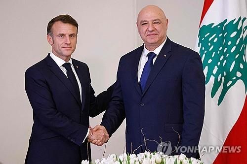 레바논 간 마크롱