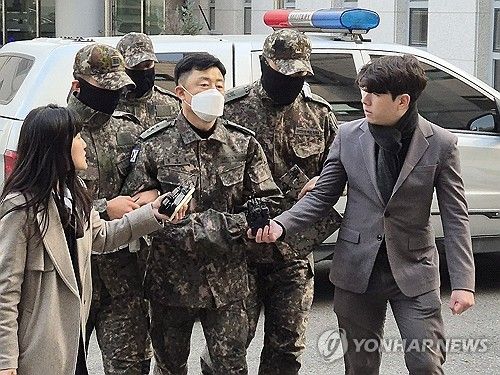 영장심사 받는 '햄버거집 계엄회동' 문상호 사령관
