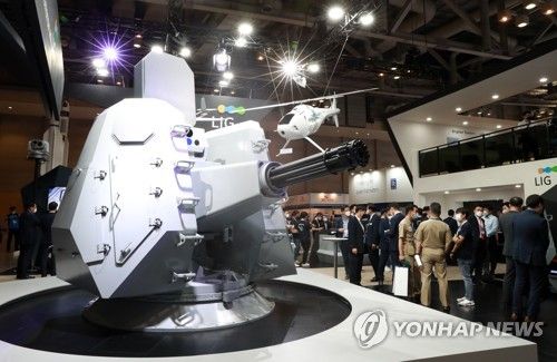 국제해양방위산업전에 전시된 CIWS-Ⅱ 모형