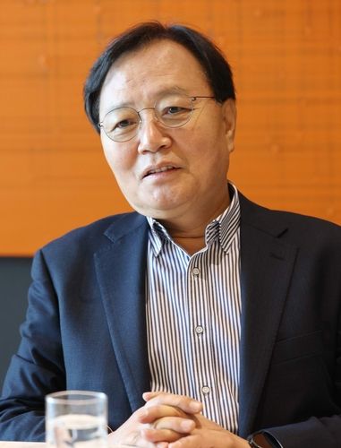 대한당구연맹 회장 선거에 출마한 김기홍 법무법인 율촌 고문