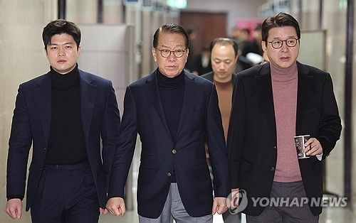 긴급비대위 회의 참석하는 권영세 비대위원장