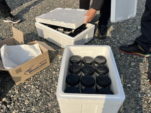 커피 봉사 나서는 주민들