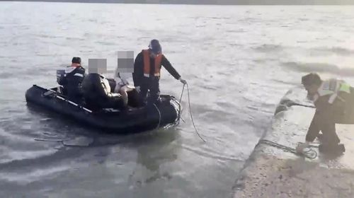 해경에 구조된 고립자들