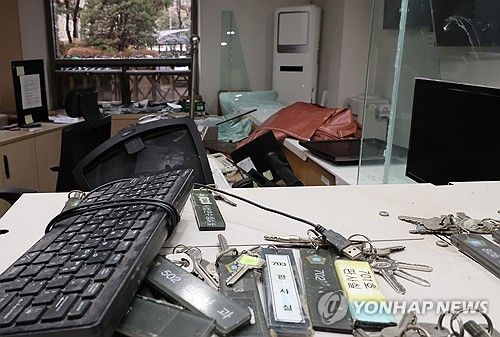 폭력과 난동이 휩쓸고 지나간 서부지법