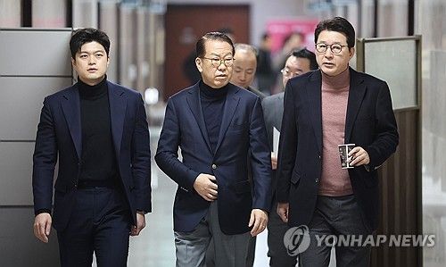 긴급비대위 회의 참석하는 권영세 비대위원장