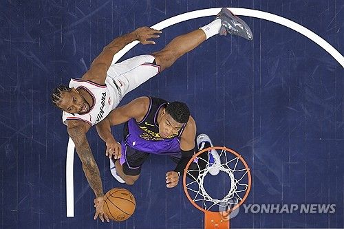 커와이 레너드와 하치무라 루이