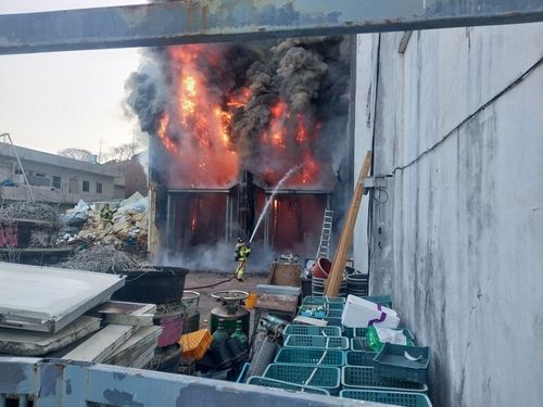 사천 폐공장 창고 화재
