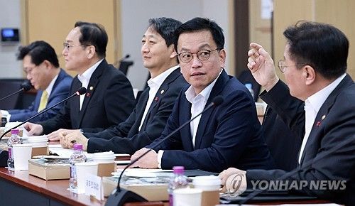 최상목 권한대행, 국책연구기관 간담회