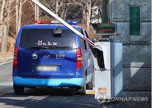 이틀 연속 조사 불응한 윤 대통령…공수처, 오늘 구속영장 청구 방침