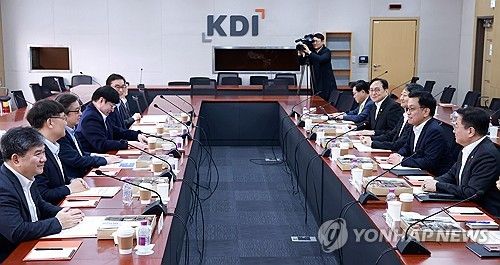 최상목 권한대행, 국책연구기관 오찬 간담회 발언