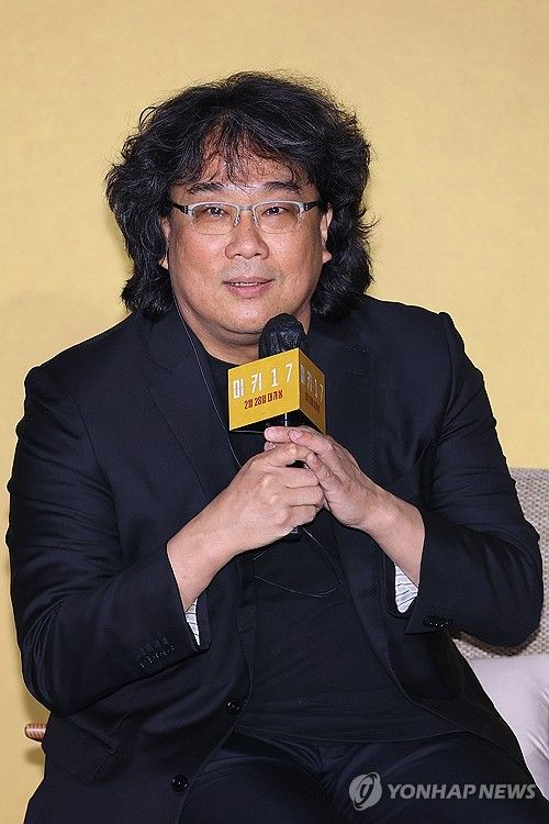 신작 '미키 17'로 돌아온 봉준호 감독