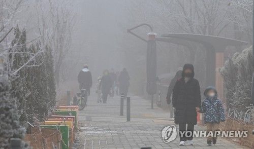 숨 막히는 등원 길