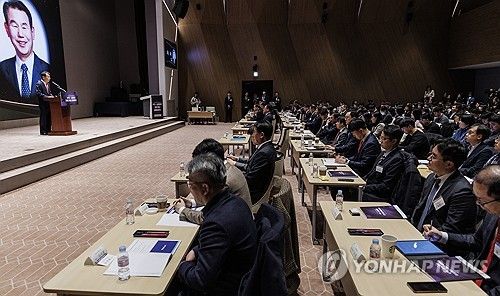 IPO·상장폐지 제도개선 공동세미나 축사하는 정은보 한국거래소 이사장