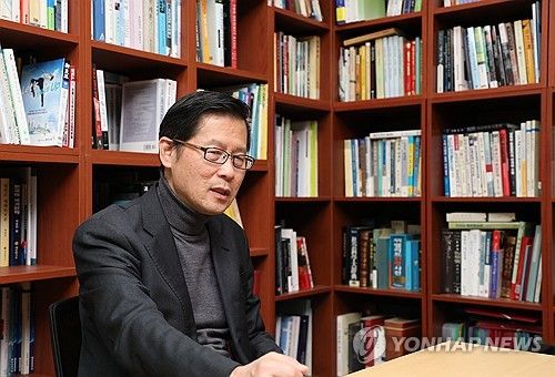 연합뉴스와 인터뷰 중인 정성장 세종연구소 한반도전략센터장 