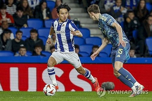 레알 소시에다드에서 뛰는 일본축구 대표 구보 다케후사(왼쪽)