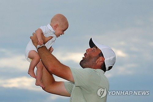 PGA 골프스타 스코티 셰플러(오른쪽)