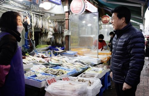 전통시장 찾은 서강석 송파 구청장