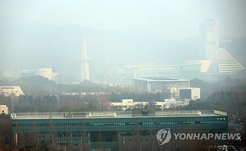 미세먼지가 뒤덮은 대전 도심