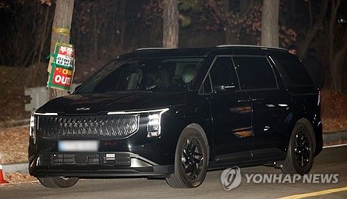 윤 대통령 강제인치 시도 불발…구치소서 철수하는 공수처