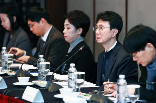 '대 멕시코 통상정책 관련 민관 대응회의' 주재하는 박종원 차관보(오른쪽 두번째)