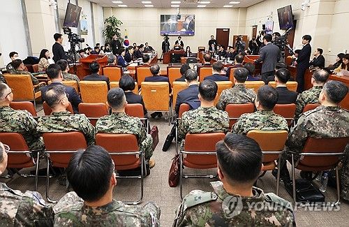 질의에 답변하는 김성훈 대통령경호처 차장