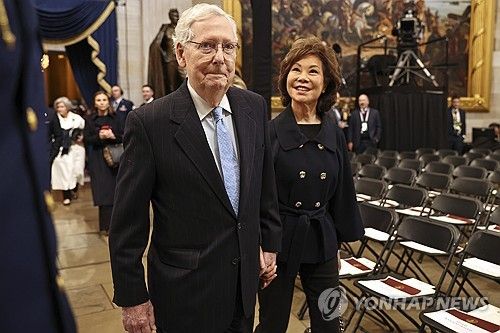 미치 매코널 상원의원