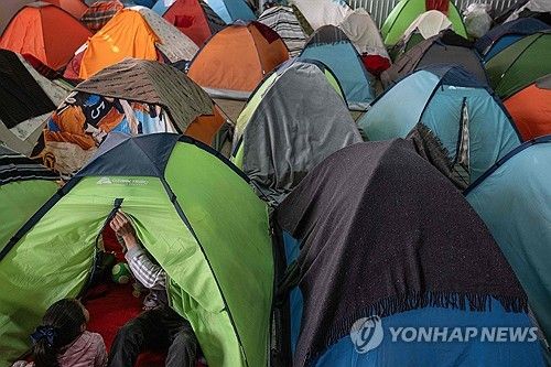 멕시코-미국 접경지역에 들어선 이주민 보호시설