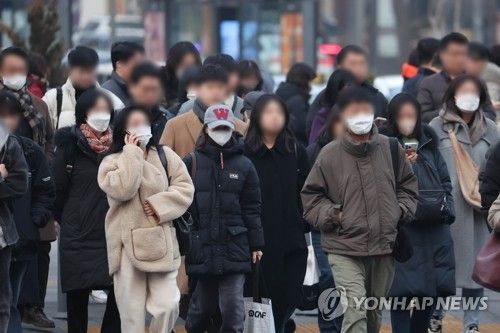 마스크 쓴 출근길