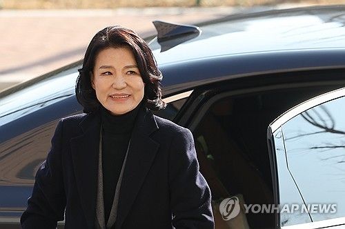 직무 복귀한 이진숙 방통위원장, 방통위 출근