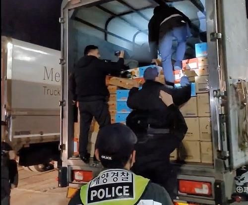 무사증 입국 무단이탈 베트남인 적발하는 해경