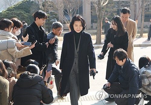 직무 복귀한 이진숙 방통위원장