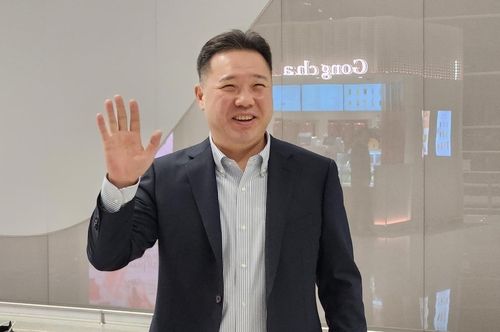 환하게 웃는 박진만 감독