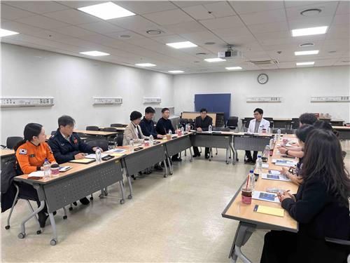 비상 응급 이송대책 논의하는 관계자들