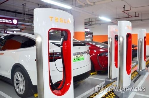 상하이의 대규모 전기차 충전시설