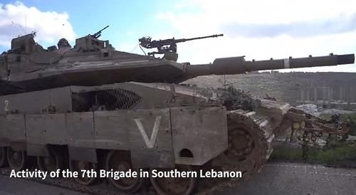 레바논 남부에서 이동 중인 이스라엘군 전차