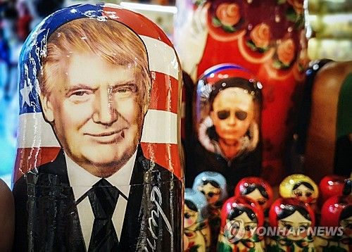트럼프 그려진 러시아 마트료시카 인형