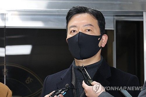 김성훈 경호차장, 경찰 조사 출석