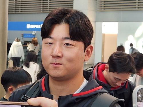 인터뷰하는 LG 5선발 후보 송승기