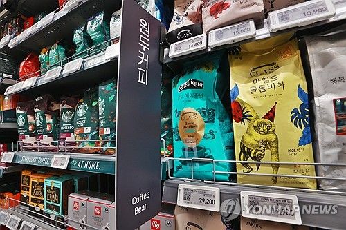 사진은 12월 23일 서울 시내 한 대형마트 원두커피 판매 코너. 2024.12.23 jin90@yna.co.kr