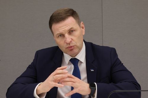 연합뉴스와 인터뷰하는 에스토니아 국방장관