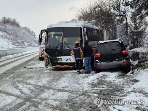 서해안고속도로 버스 추돌사고